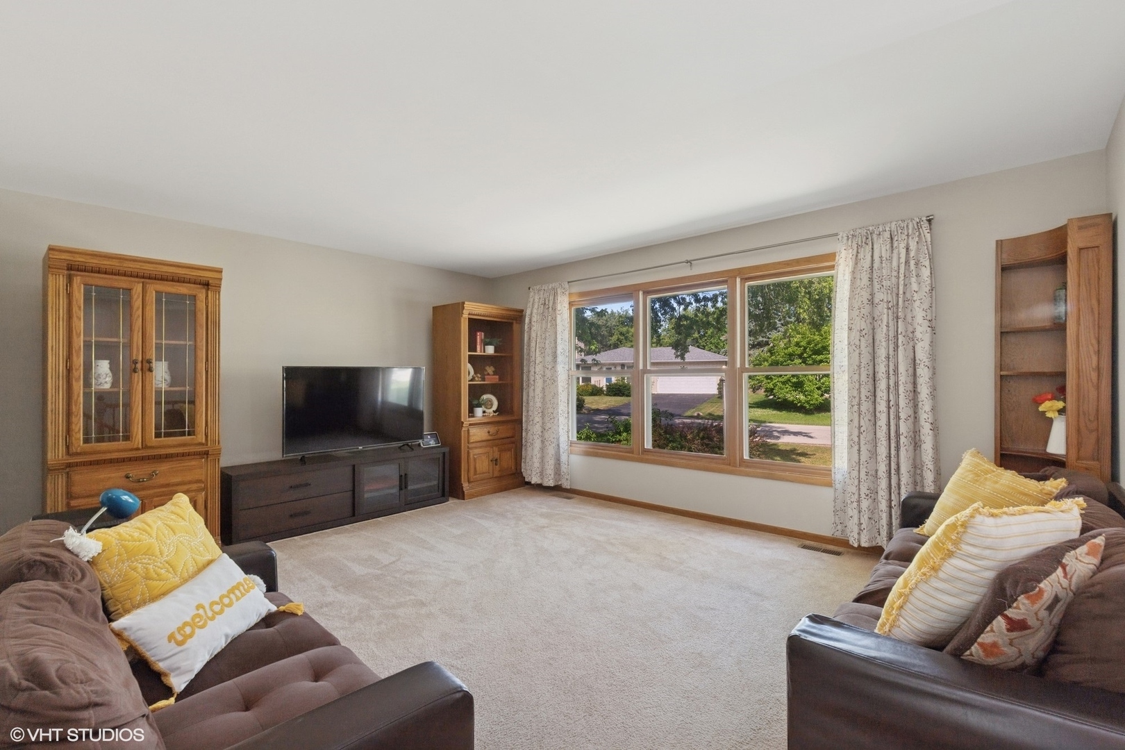 Property Photo: 264 Maplewood Drive IL 60002