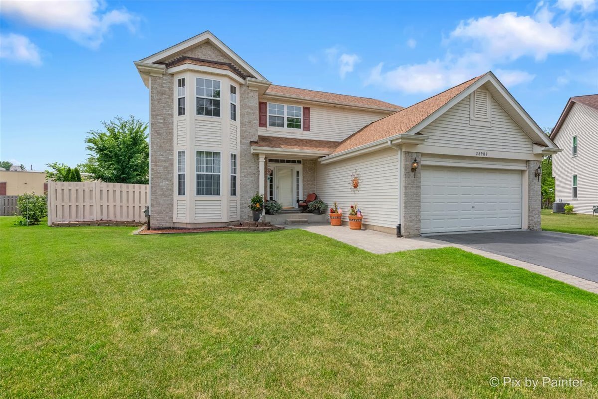 Property Photo:  28909 Honeysuckle Court  IL 60051 