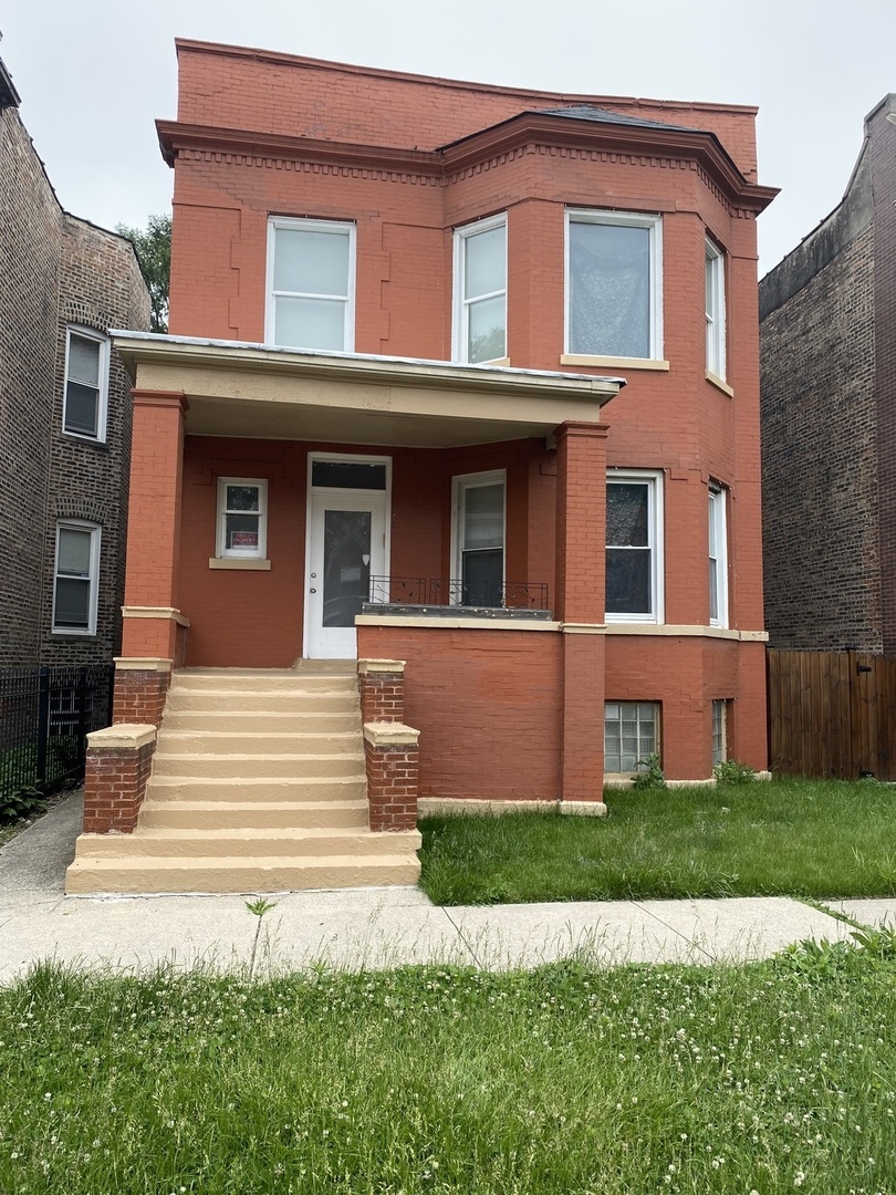 Property Photo: 7425 S Princeton Avenue 2 IL 60621