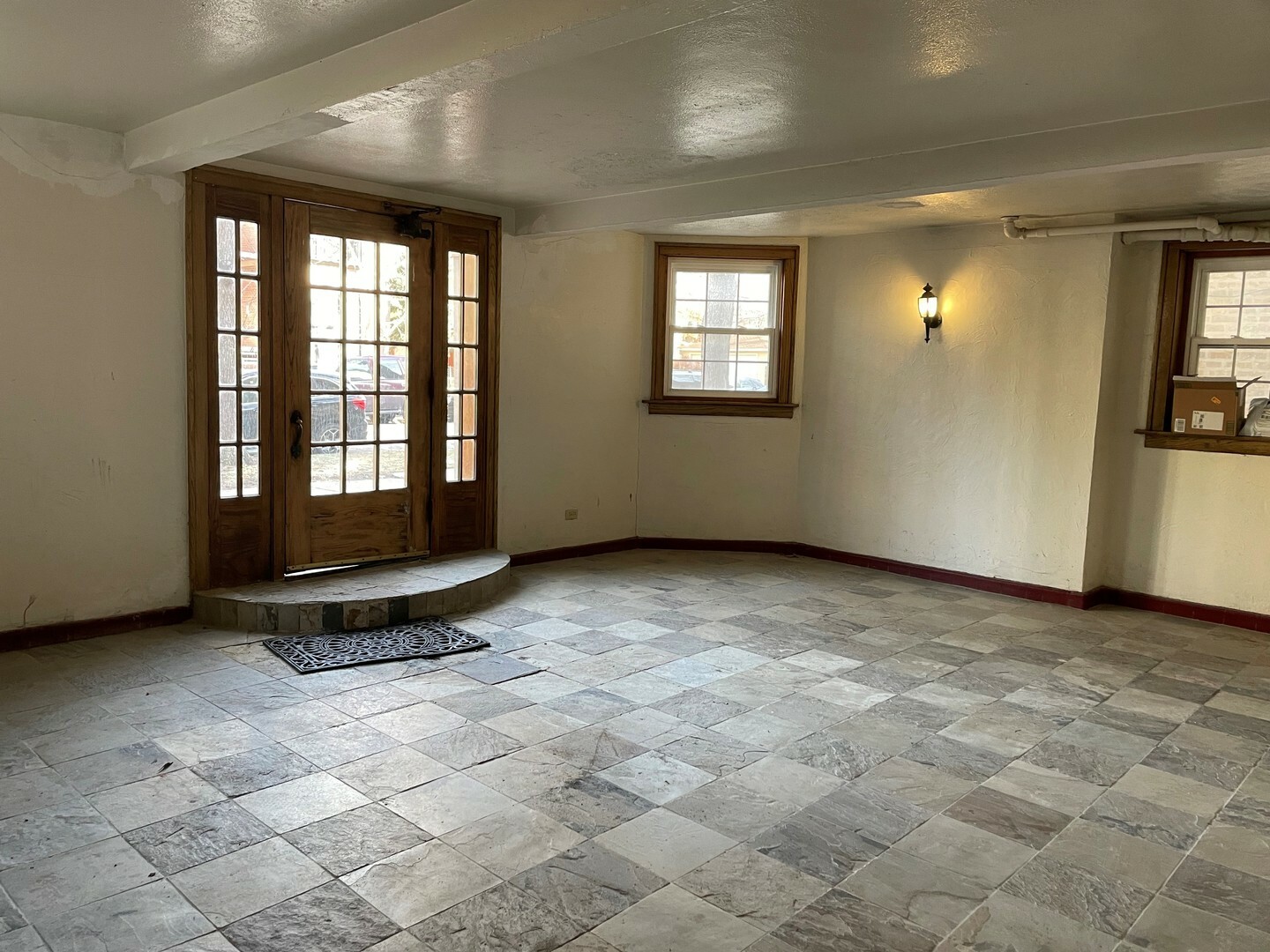 Property Photo: 2625 W Greenleaf Avenue IL 60645