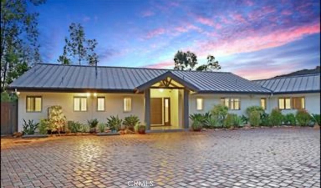 Property Photo:  24311 Sylvan Glen Road  CA 91302 