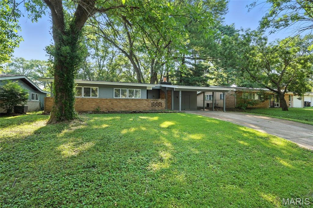 Property Photo:  410 Allen Drive  MO 63033 