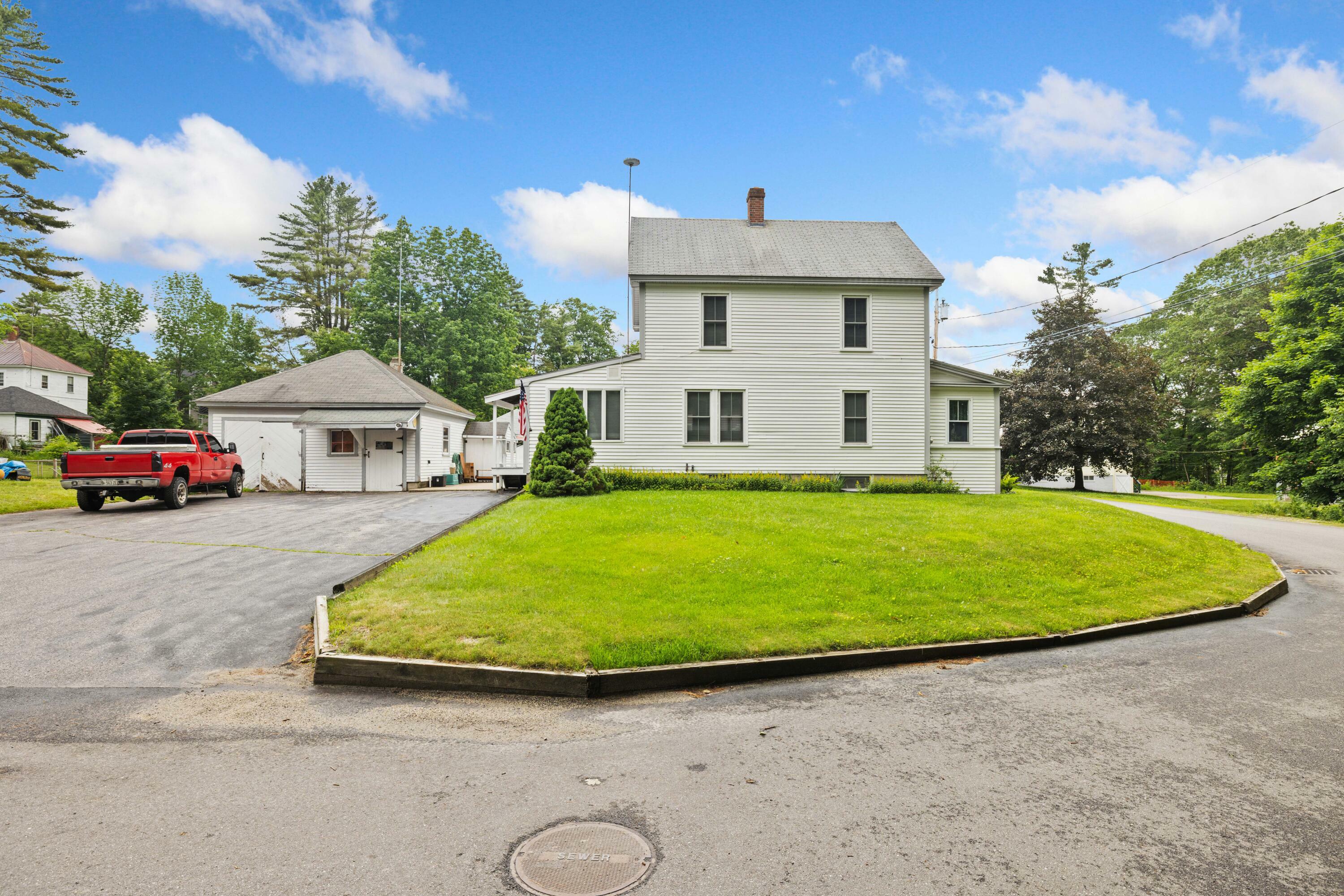 Property Photo:  33 Maple Street  ME 04048 
