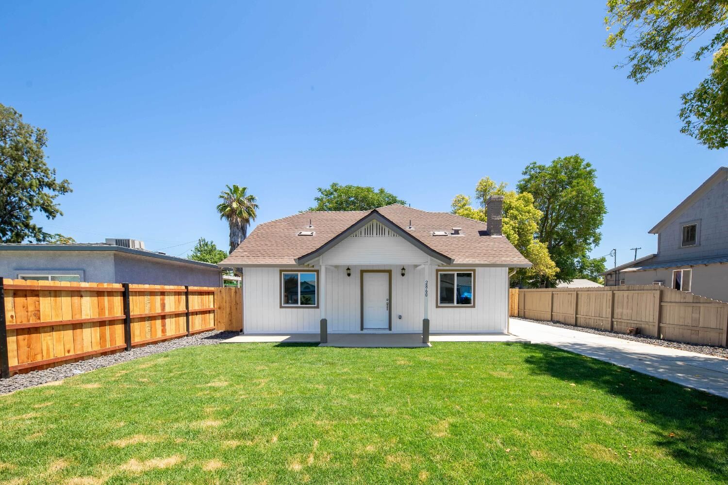 Property Photo:  2860 Redwood Avenue  CA 95205 