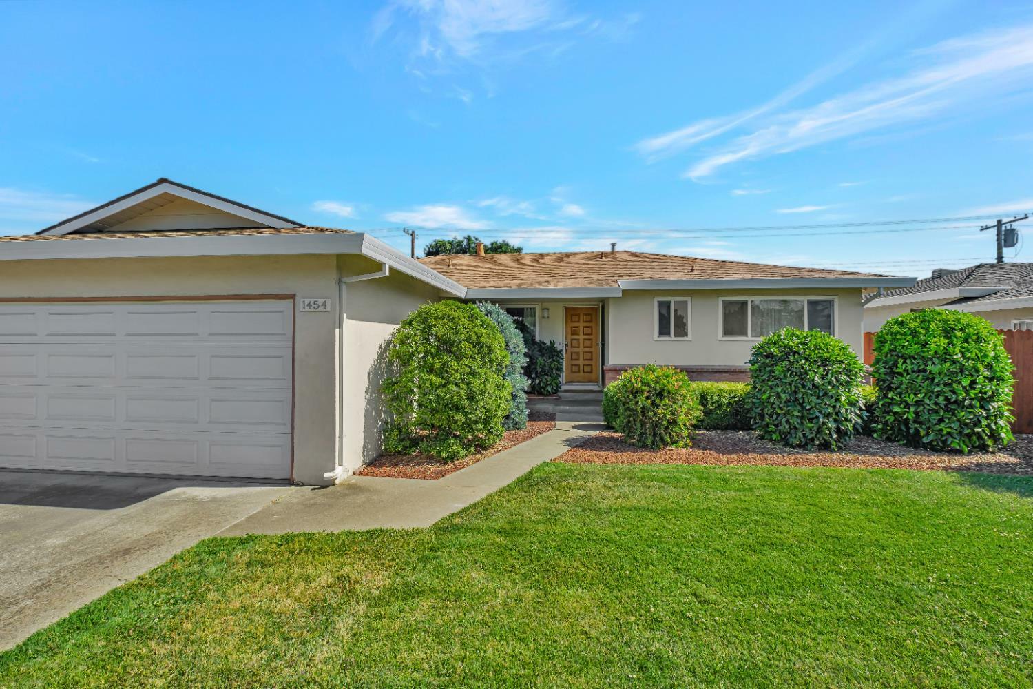 Property Photo: 1454 Fruitridge Road CA 95822