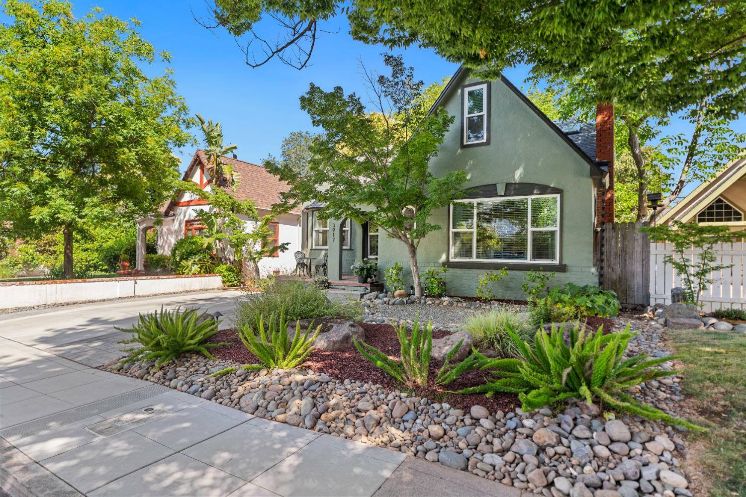Property Photo: 3917 Miller Way CA 95817