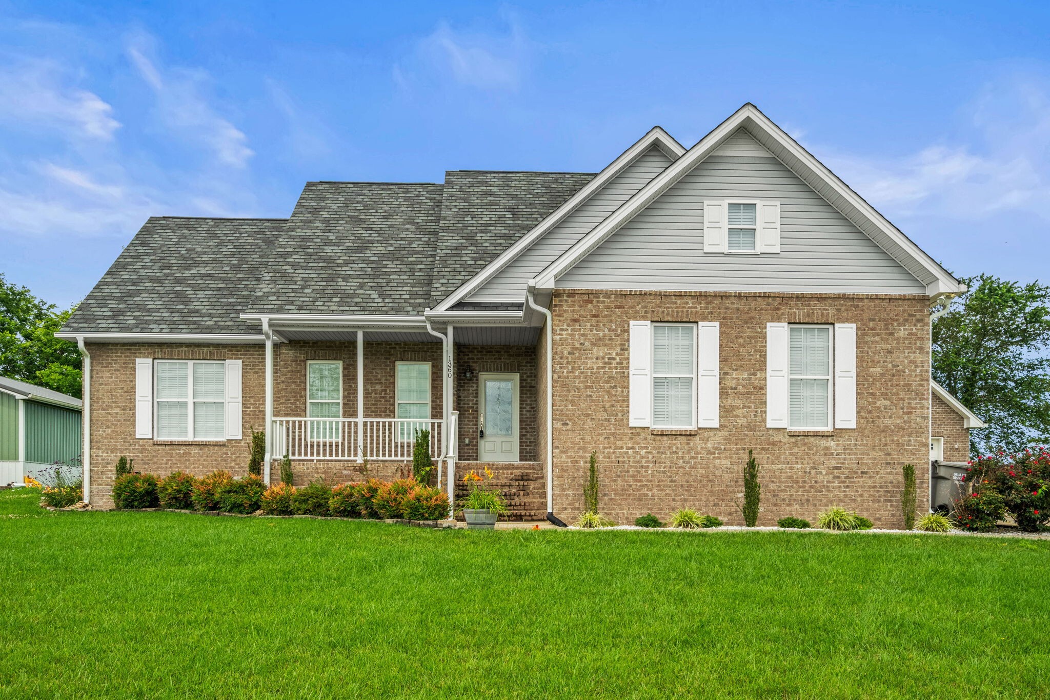Property Photo: 1360 Everwood Dr TN 37015