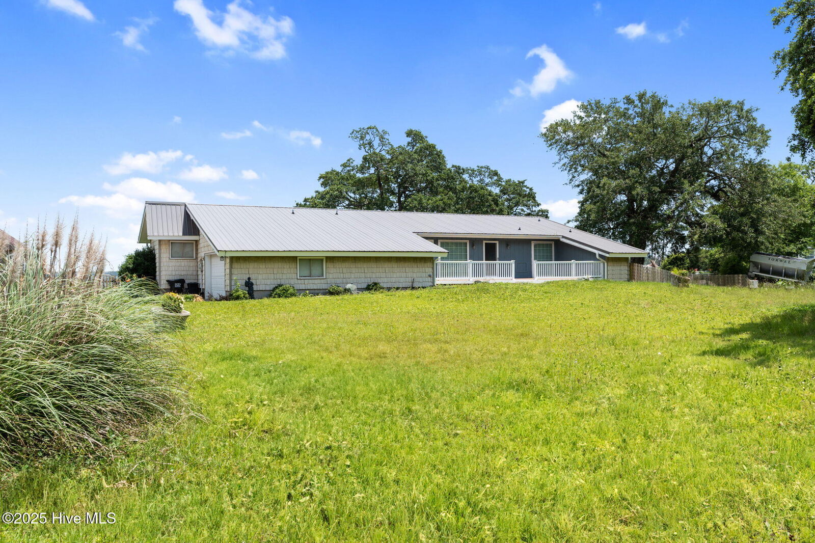 Property Photo:  110 Gull Drive  NC 28460 