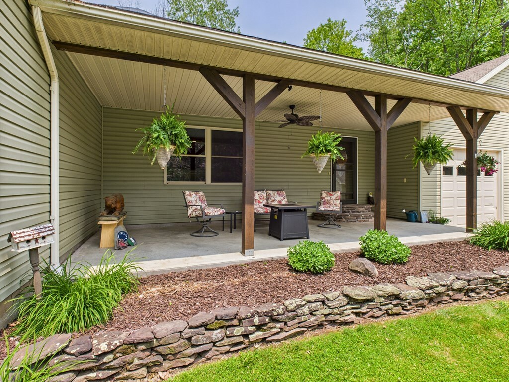 Property Photo: 4 Sylvan Glen PA 16901