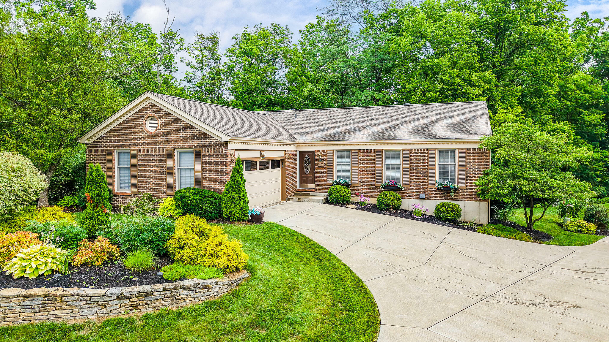 Property Photo: 1670 Brierwood Court KY 41042