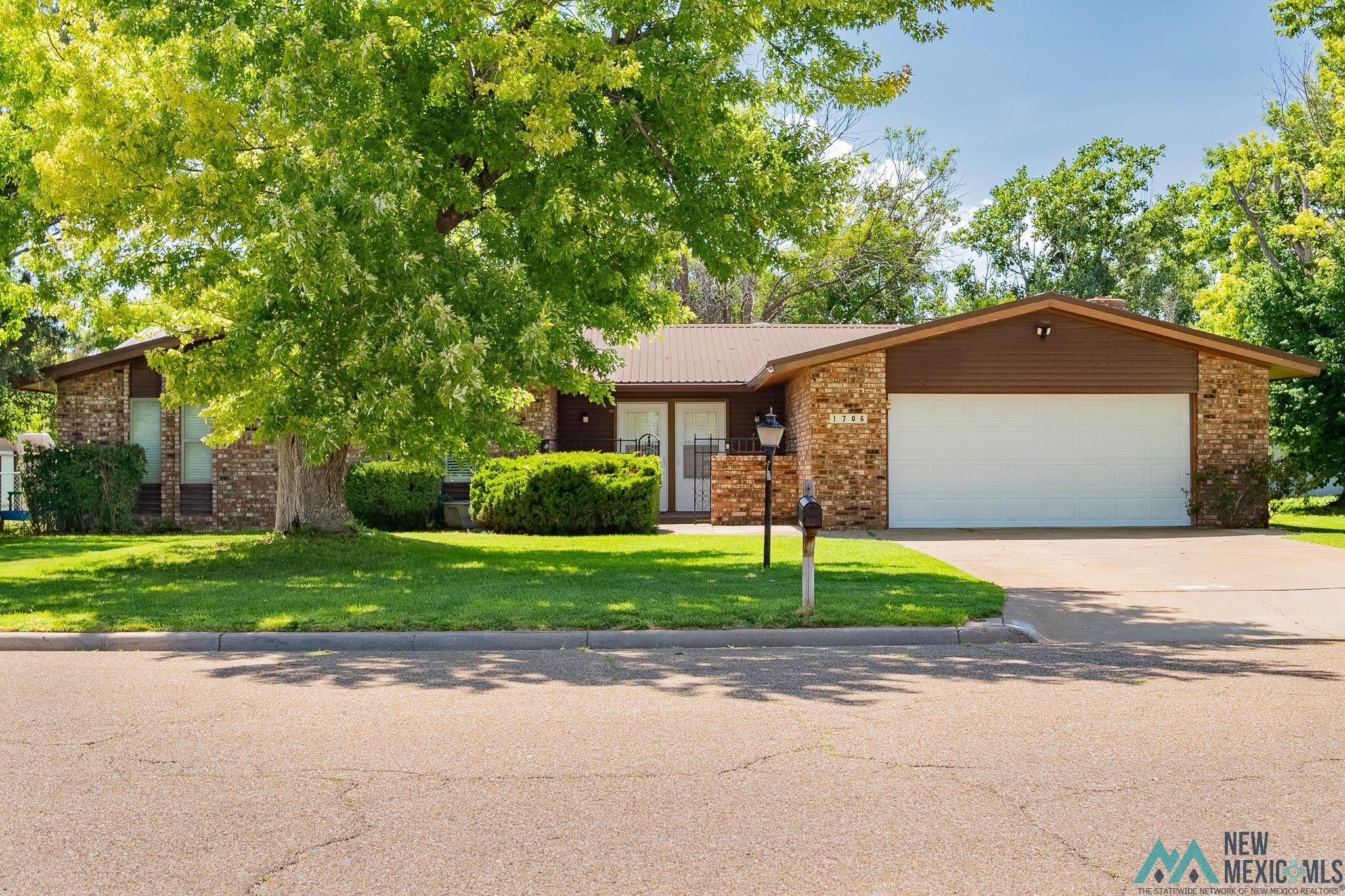 Property Photo: 1706 Fairway Terrace NM 88101