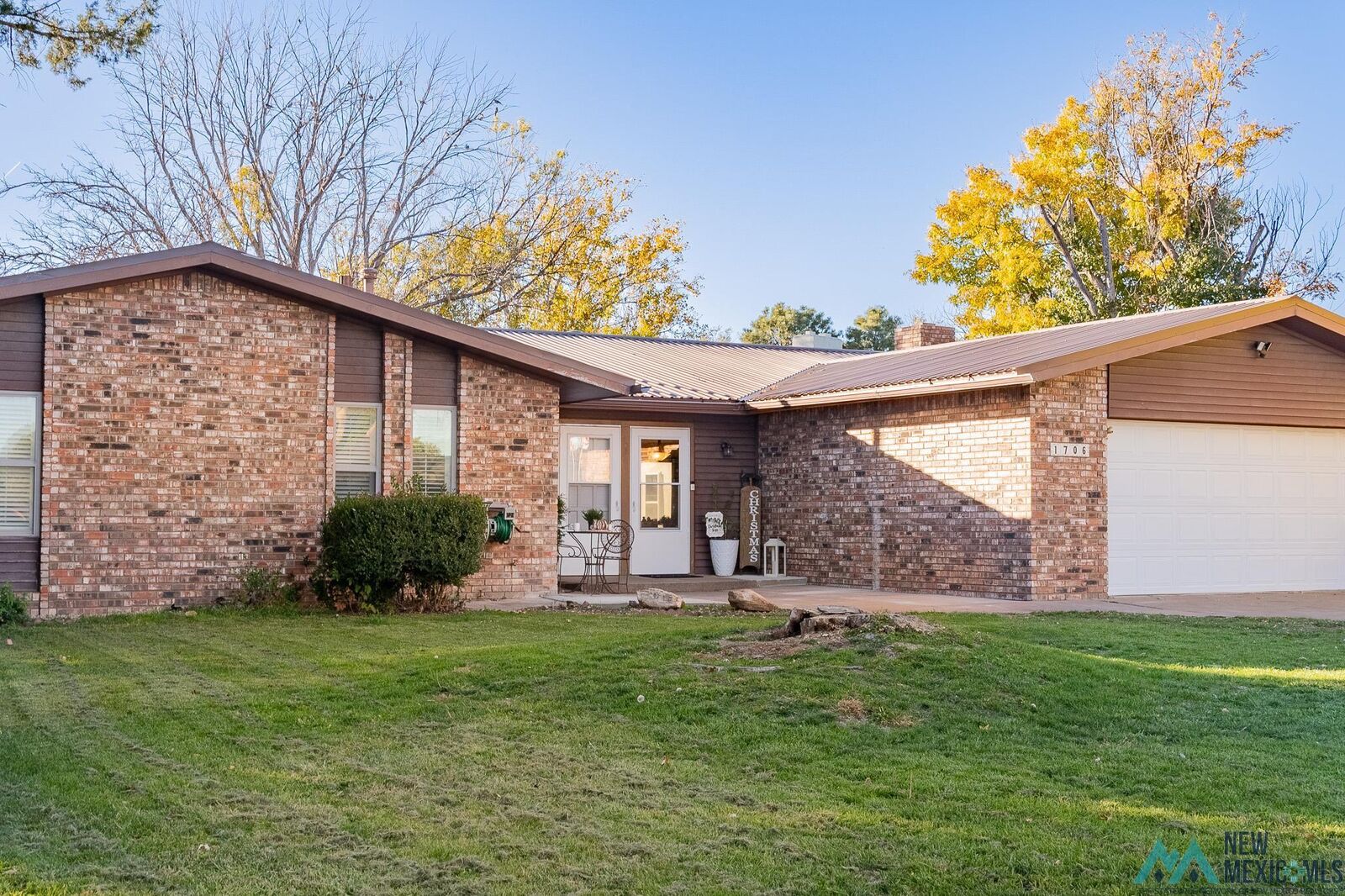 Property Photo: 1706 Fairway Terrace NM 88101