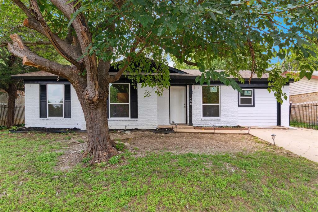 Property Photo: 730 Bimebella Lane TX 75211