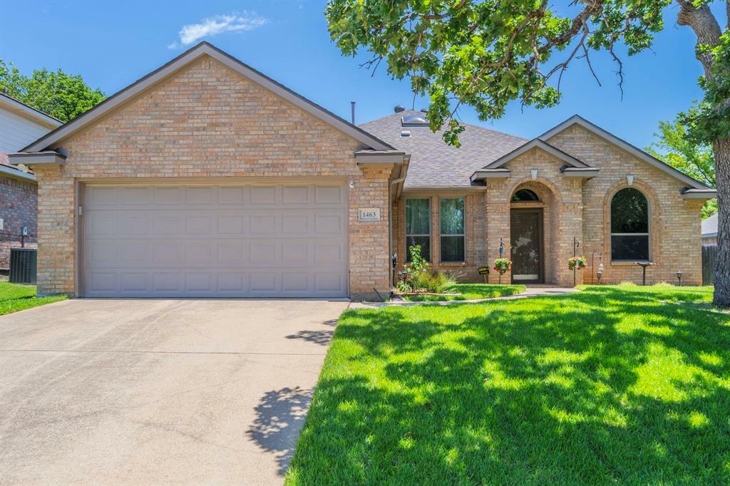Property Photo: 1463 Lockwood Drive TX 76248