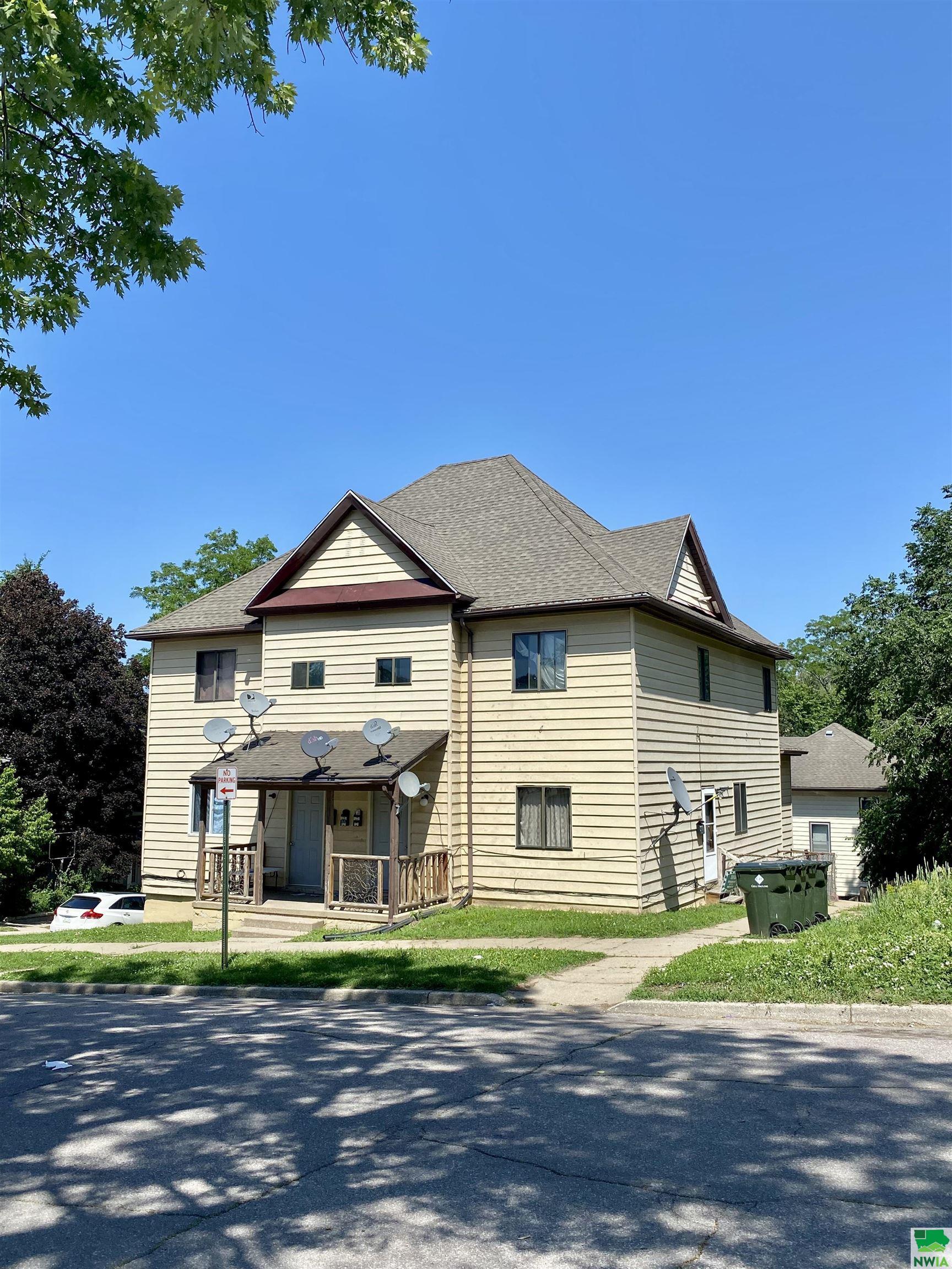Property Photo: 1332-34 Jennings St IA 51104-4331