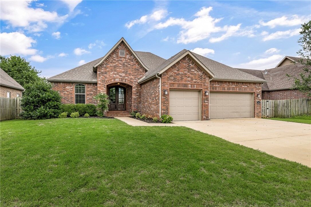 Property Photo: 3403 SW 8th Street AR 72712