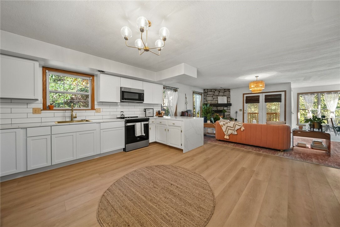 Property Photo: 8128 Spanker Ridge Drive AR 72712