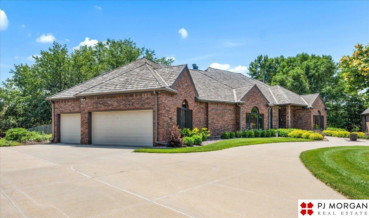 Property Photo: 733 N 157th Circle NE 68118