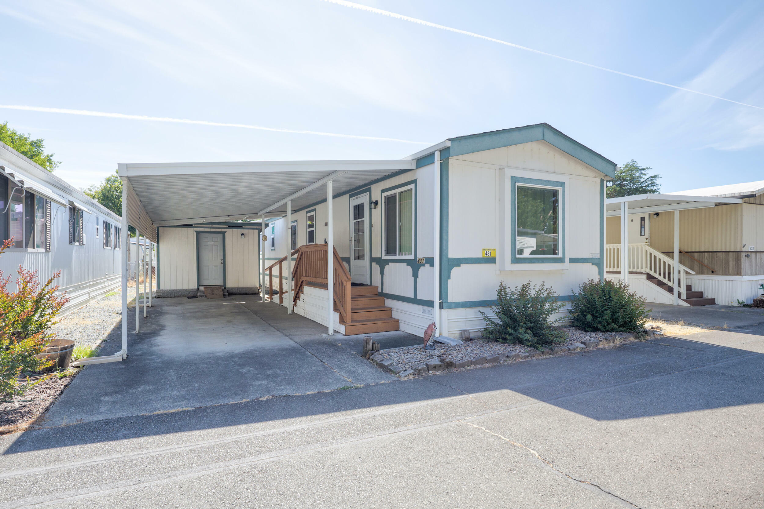 Property Photo: 431 Ashwood Drive OR 97526