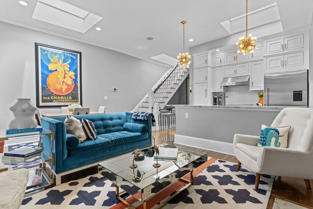 Property Photo: 19 Greenwich Park 5 MA 02118