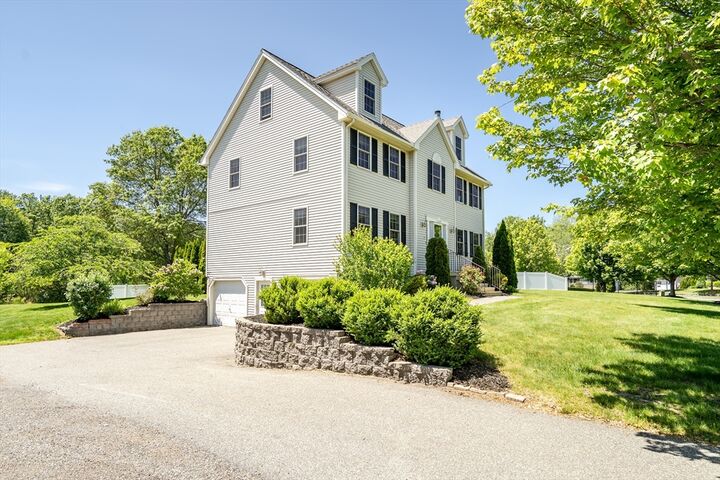 Property Photo: 7 Sequoia Dr MA 01887