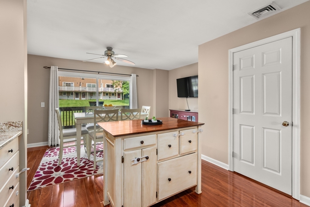 Property Photo: 77 Camelot 77 MA 01602