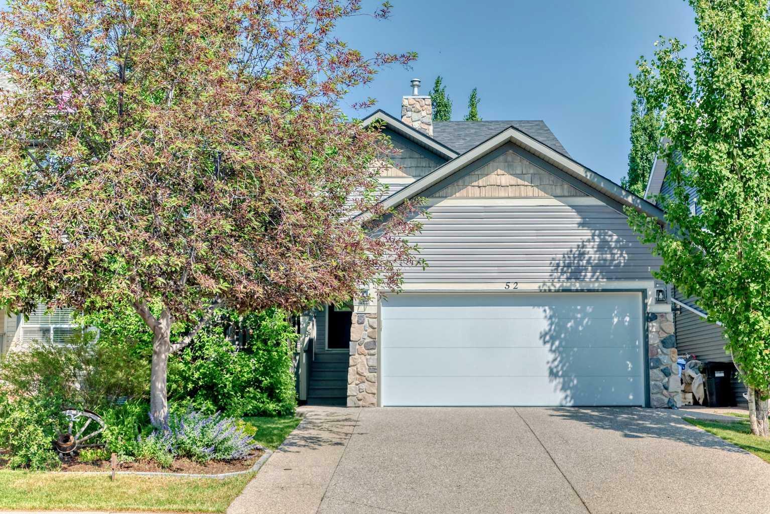 Property Photo: 52 Hidden Creek Terrace NW AB T3A 6J7