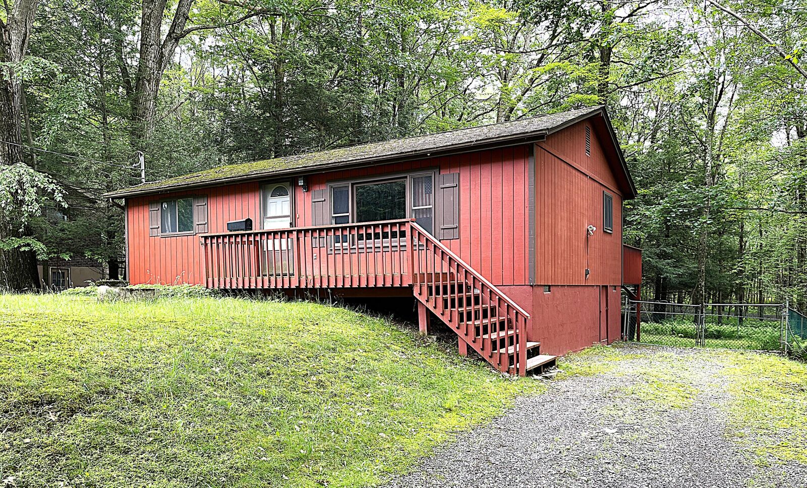 Property Photo: 118 Owassa Drive PA 18347