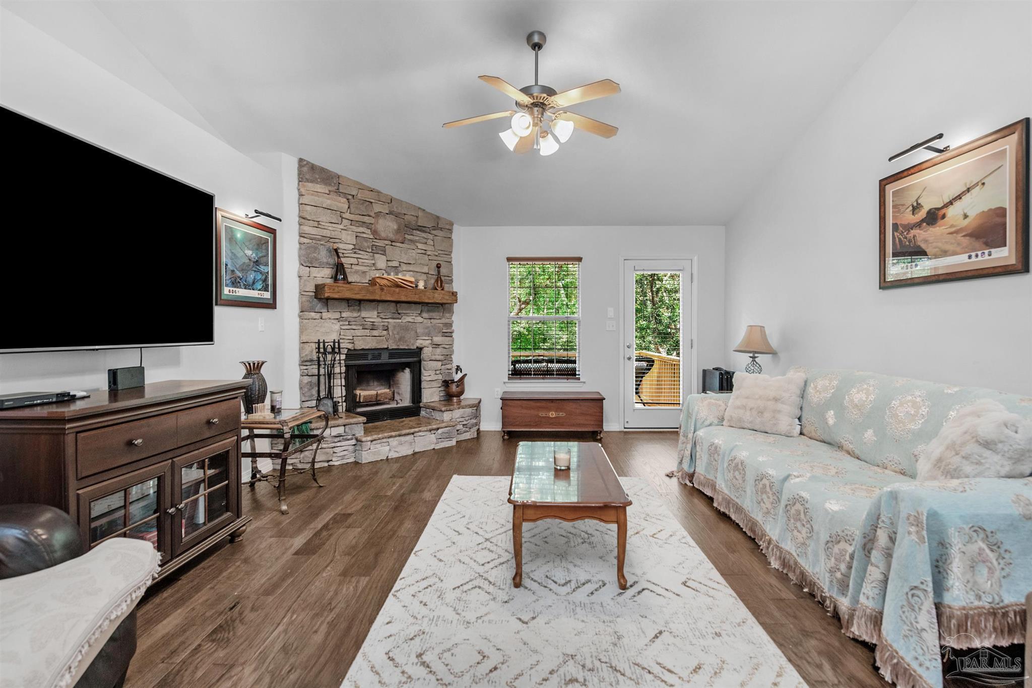 Property Photo: 2754 Shoni Dr FL 32566