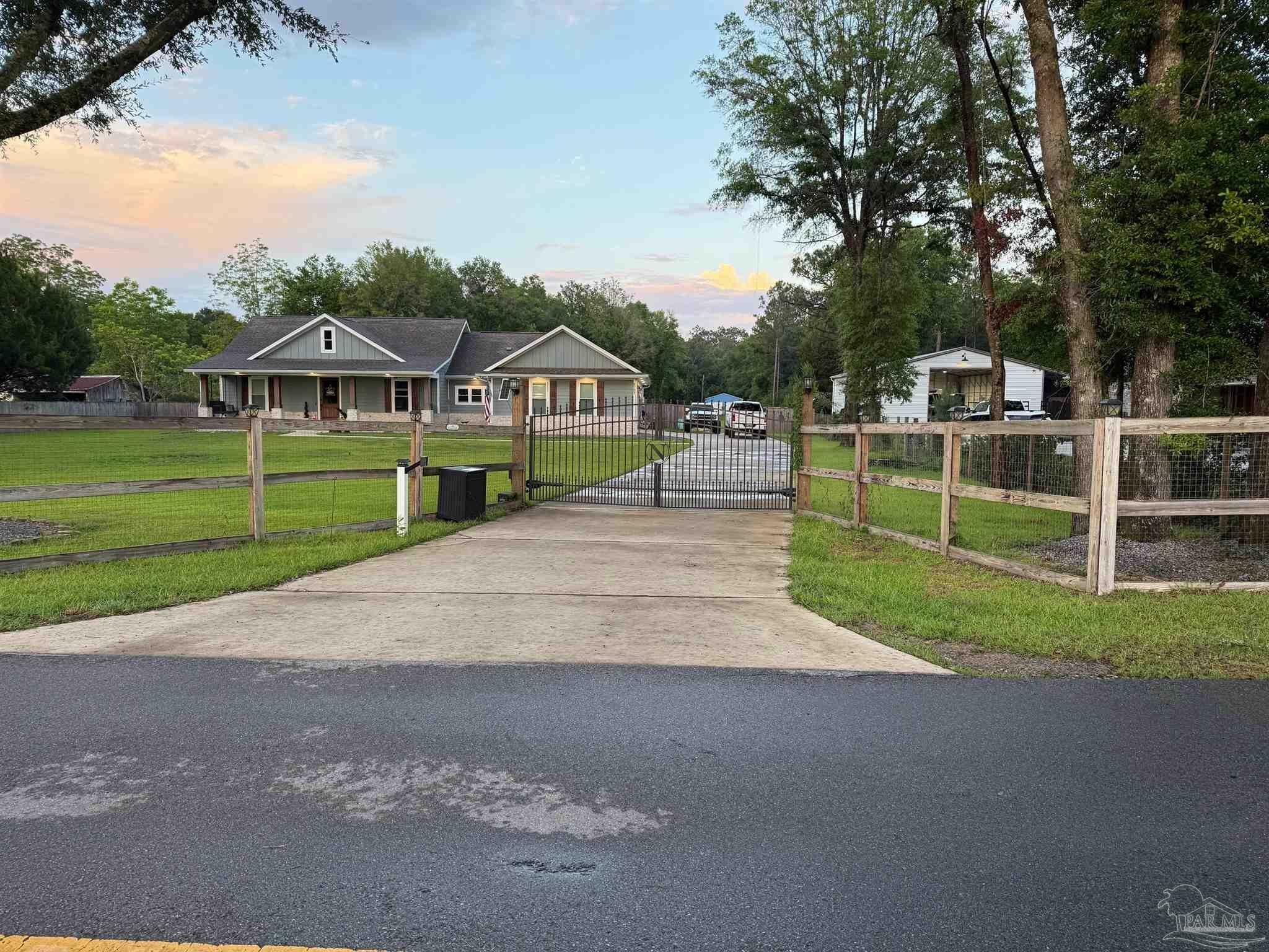 Property Photo:  5157 Griffith Mill Rd  FL 32564 