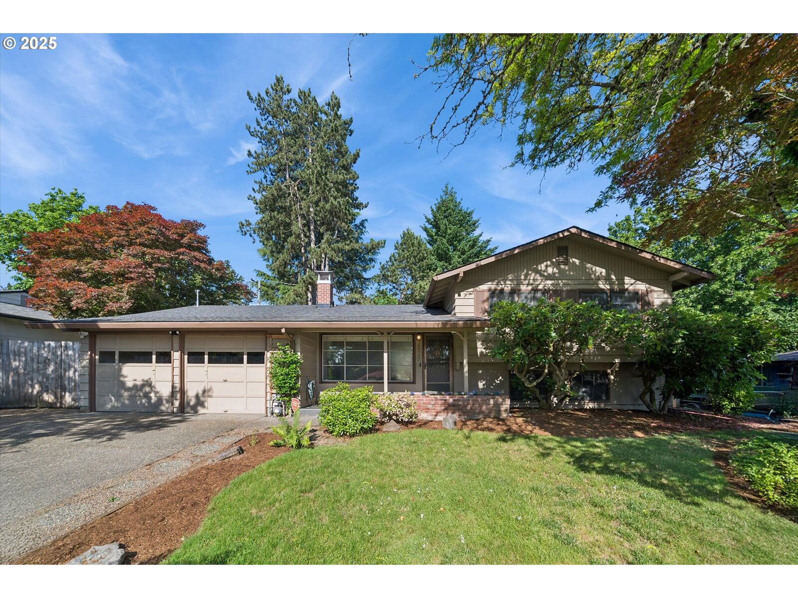 Property Photo: 2525 NE 144th Ave OR 97230