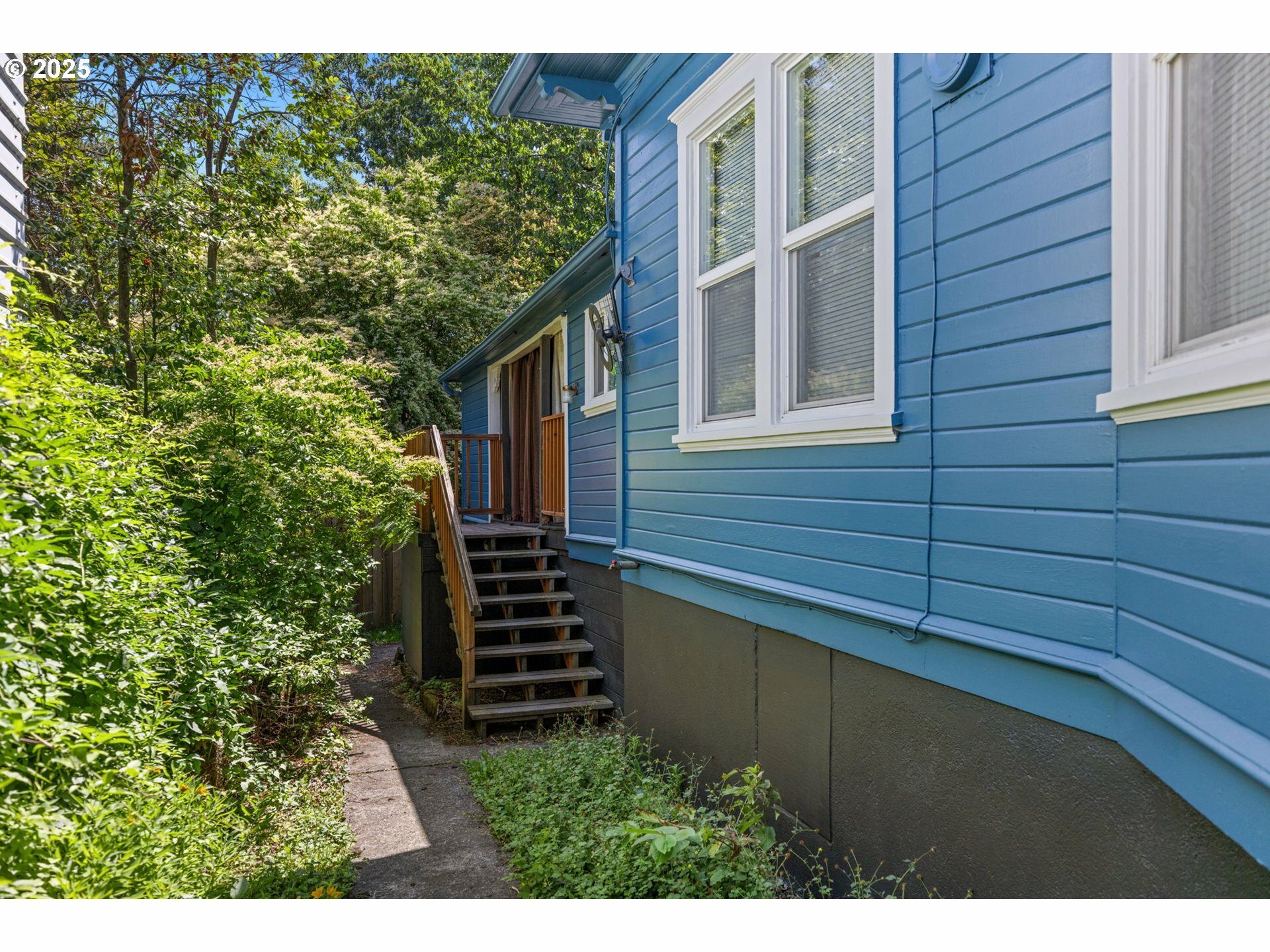 Property Photo: 3424 SE 10th Ave OR 97202