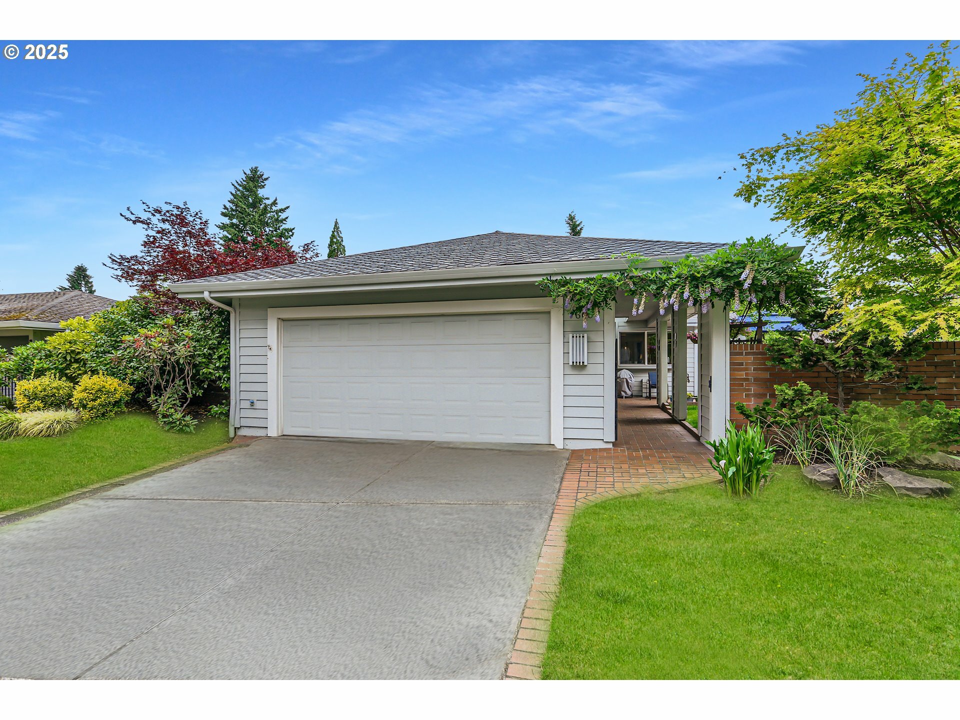 Property Photo: 7605 SW Arbor Glen Ct OR 97070
