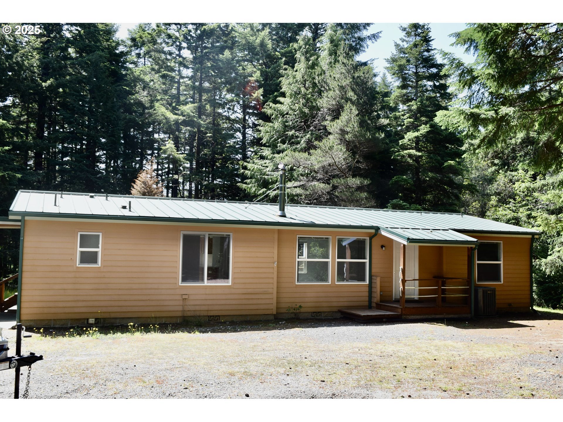 Property Photo:  42065 Vista Dr  OR 97465 