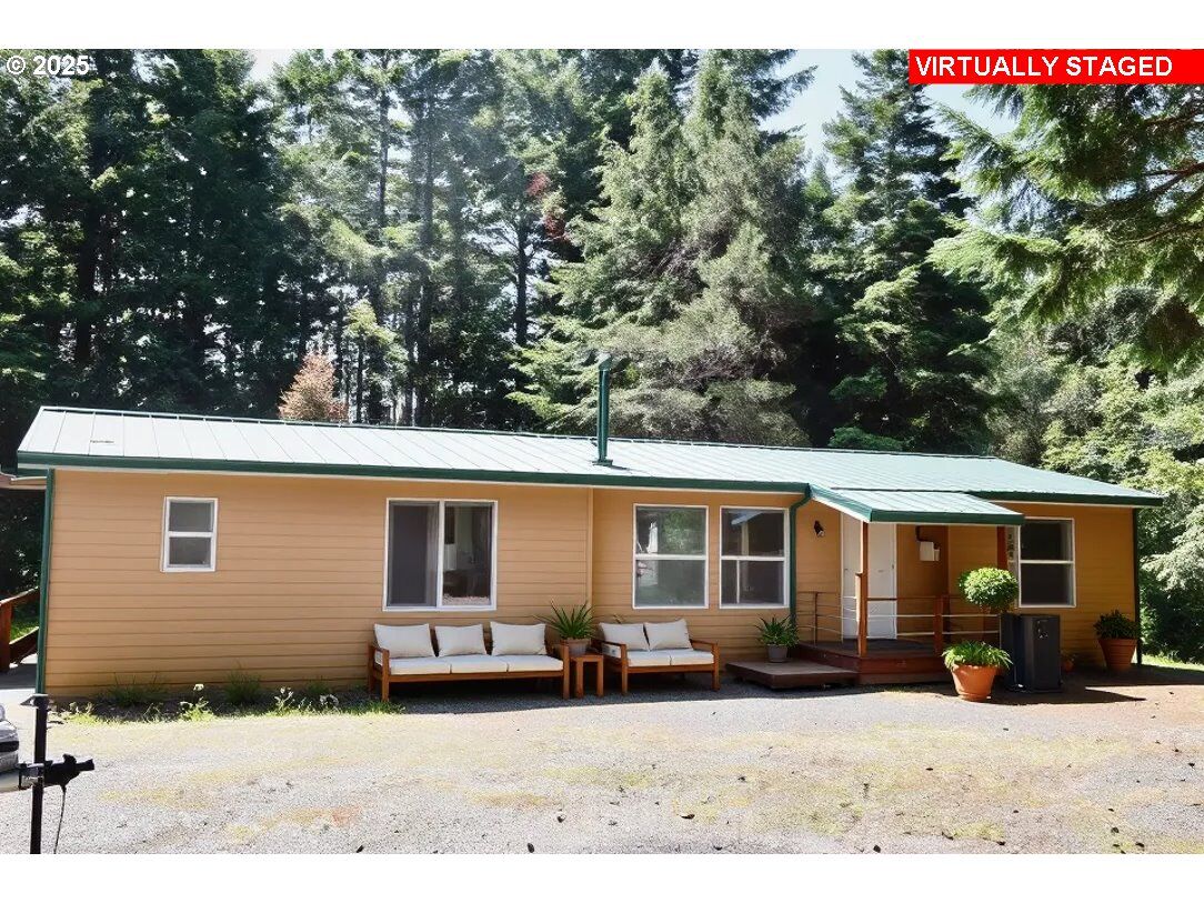 Property Photo:  42065 Vista Dr  OR 97465 