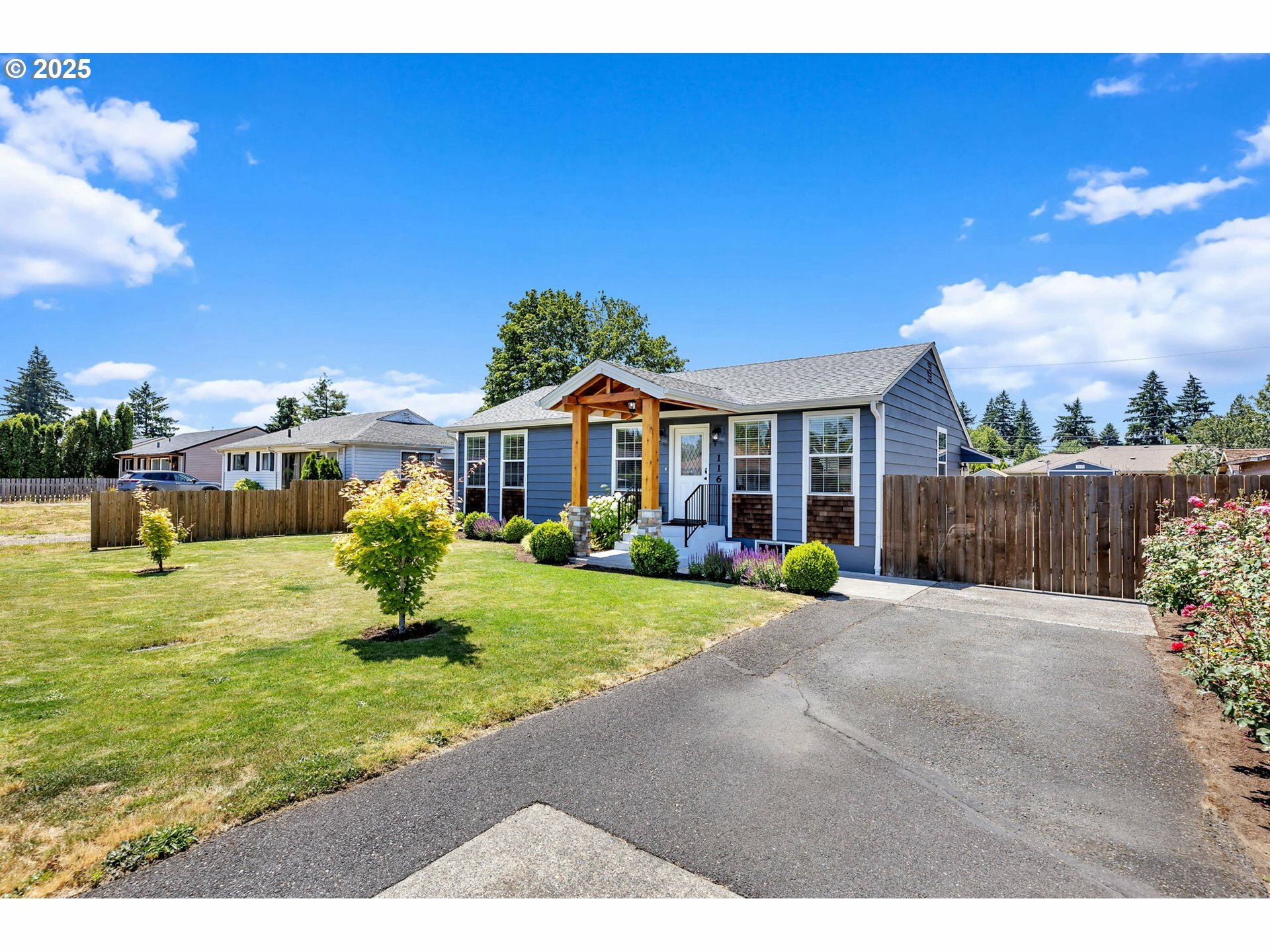 Property Photo: 116 NE 89th Ave WA 98664