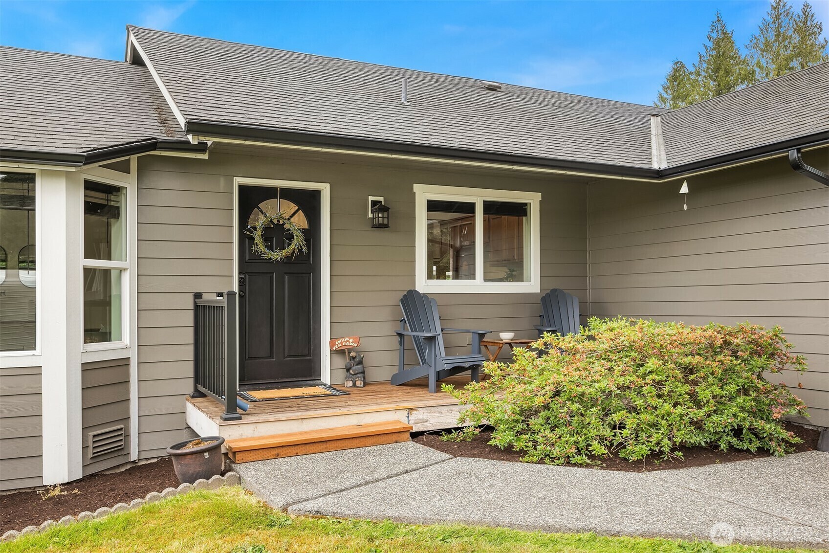 Property Photo: 9512 Woods Place WA 98296