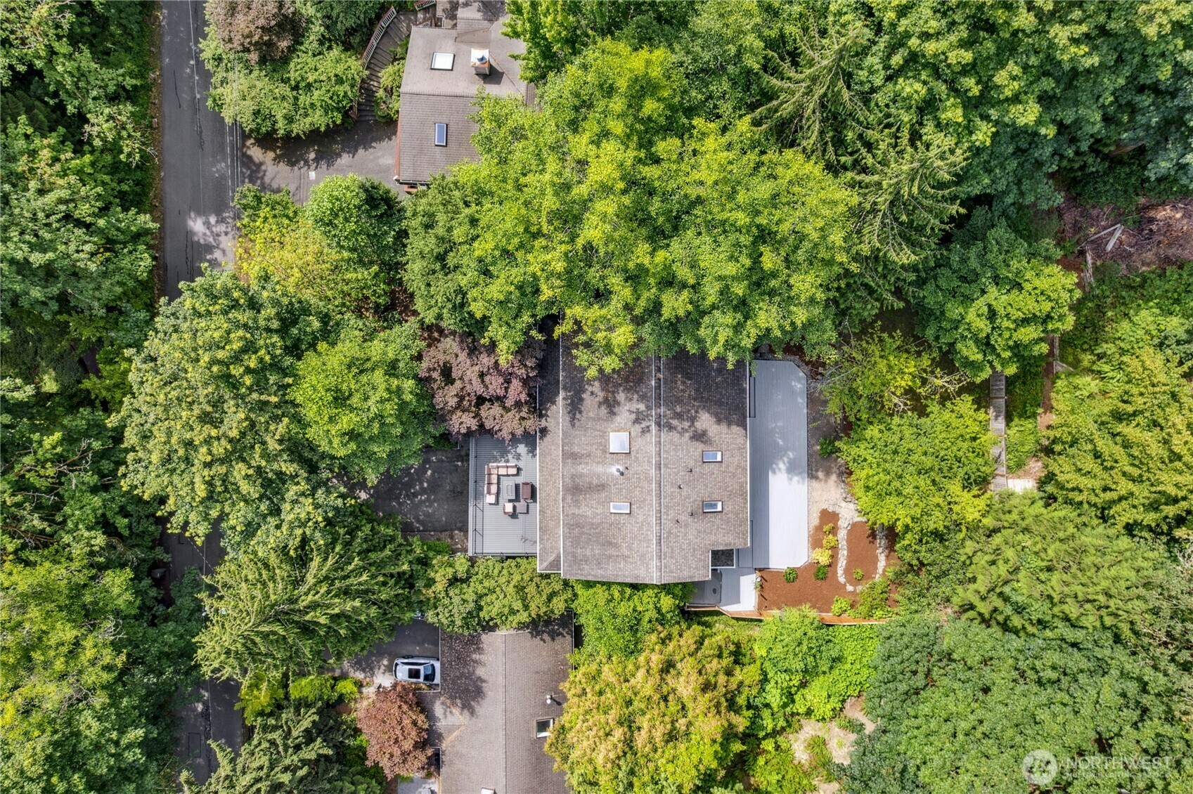 Property Photo: 17519 33rd Avenue NE WA 98155