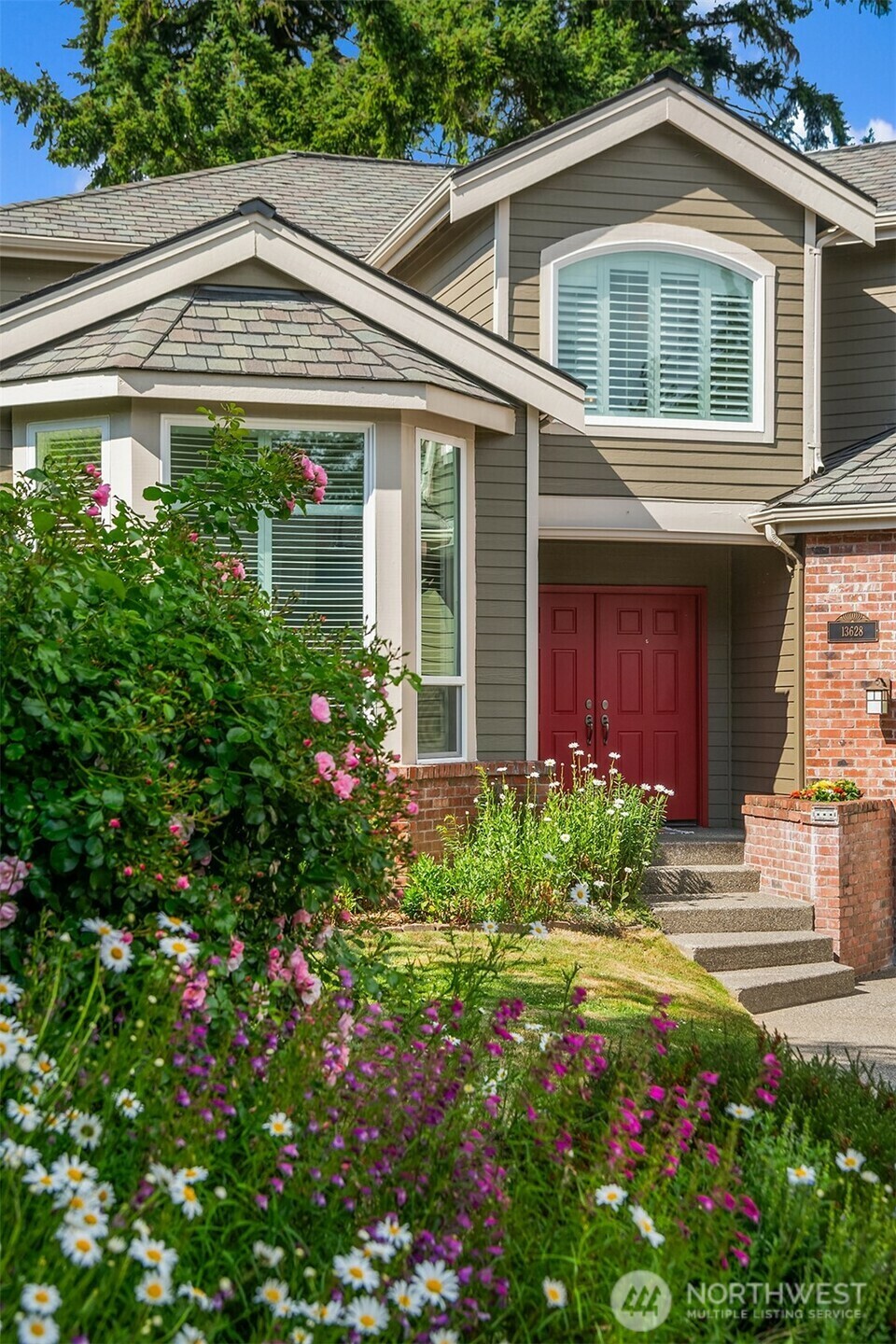 Property Photo: 13628 NE 103rd Street WA 98033