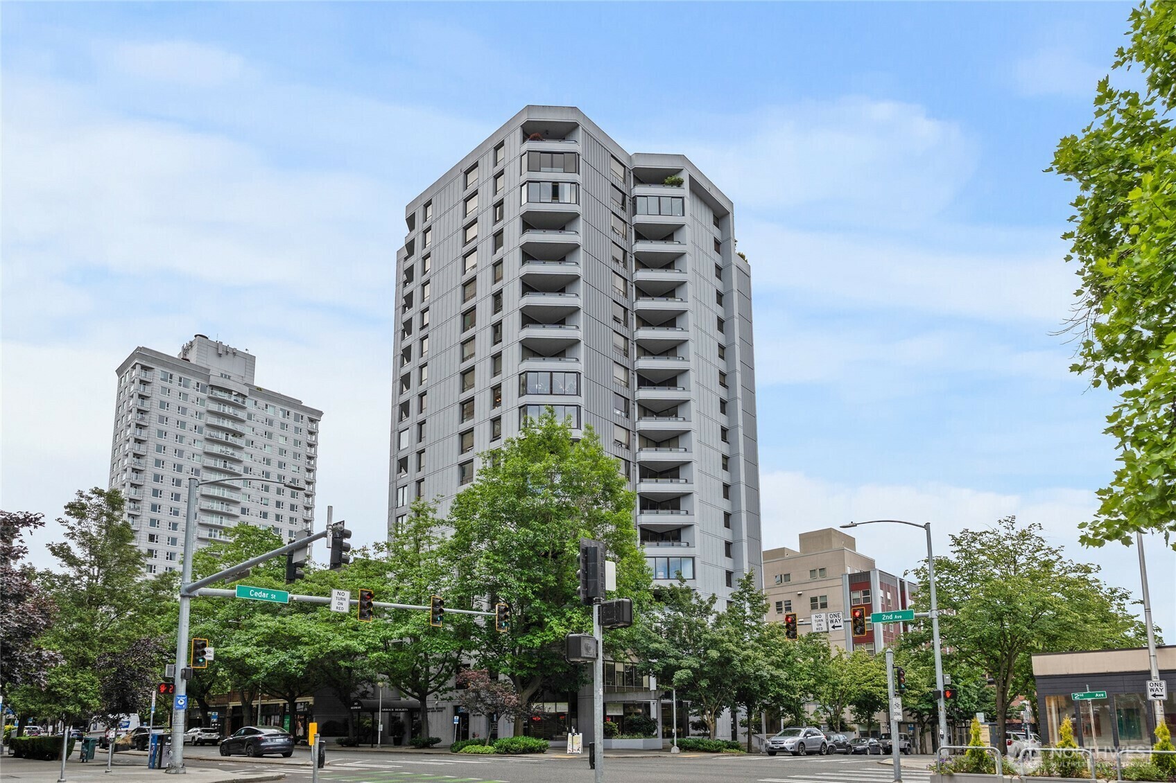Property Photo: 2621 2nd Avenue 1005 WA 98121