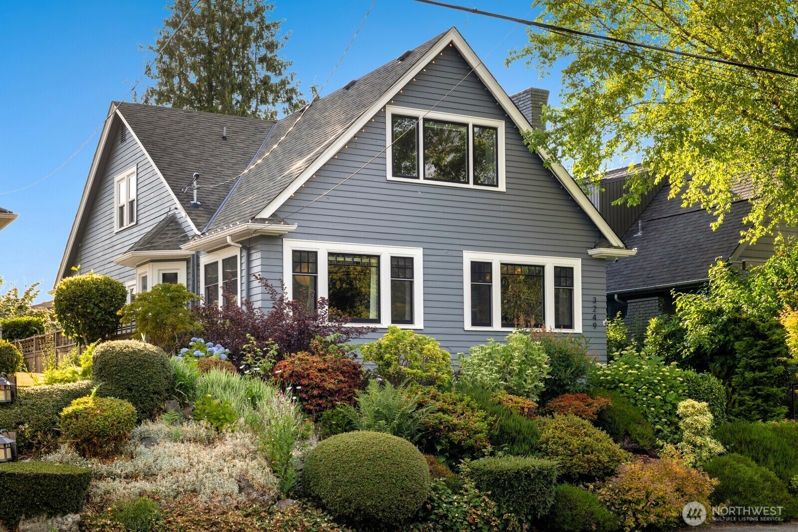3249  27th Avenue W  Seattle WA 98199 photo