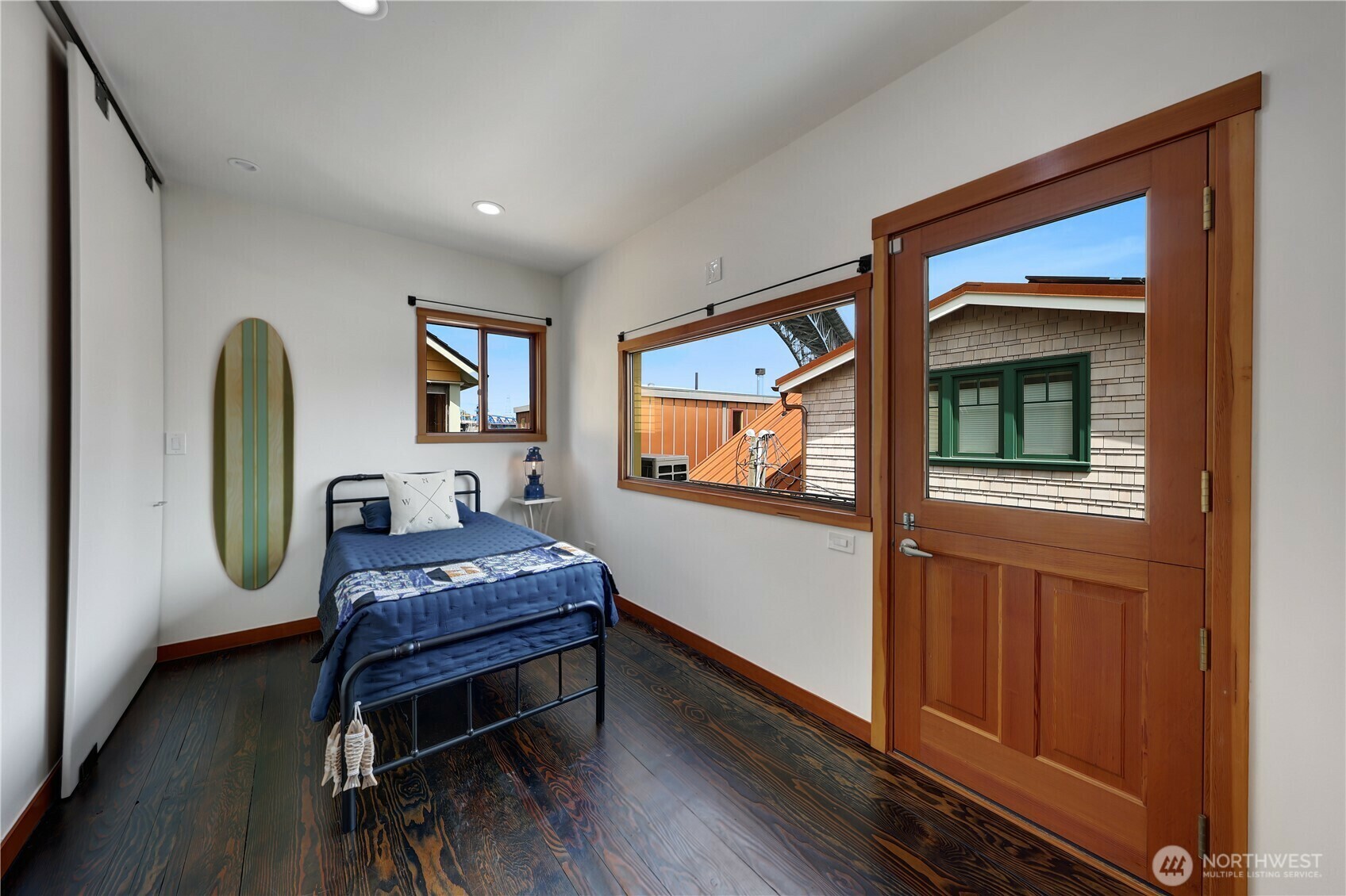 Property Photo: 2770 Westlake Avenue N 6 WA 98109
