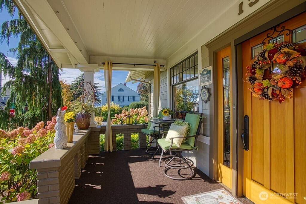 Property Photo: 1305 10th Street WA 98201