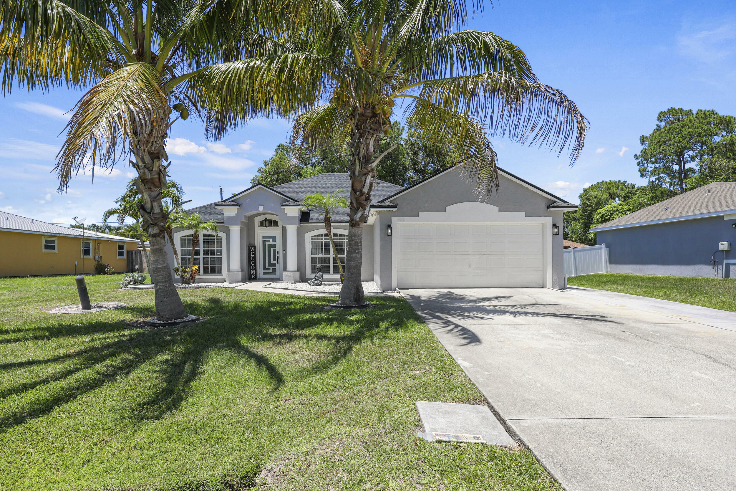 Property Photo: 421 NW Cornell Avenue FL 34983