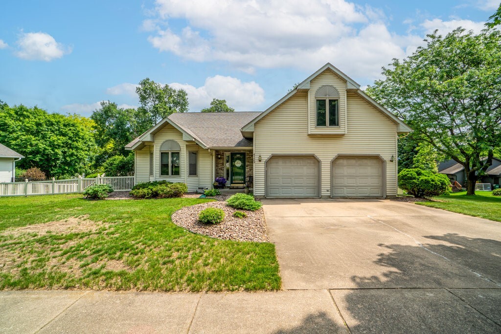4129 Birch Crest Lane  Eau Claire WI 54701 photo