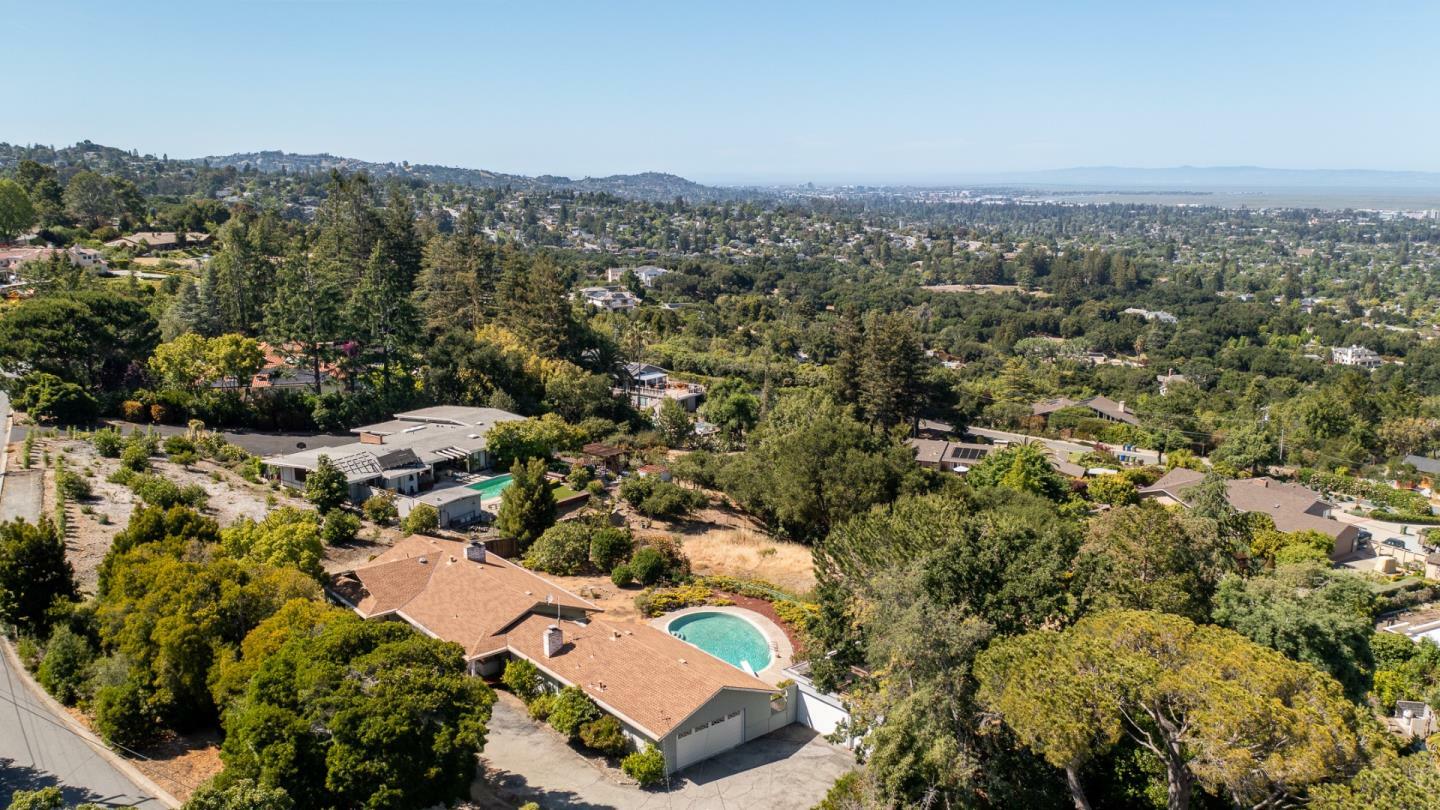 Property Photo: 170 Hardwick Road CA 94062