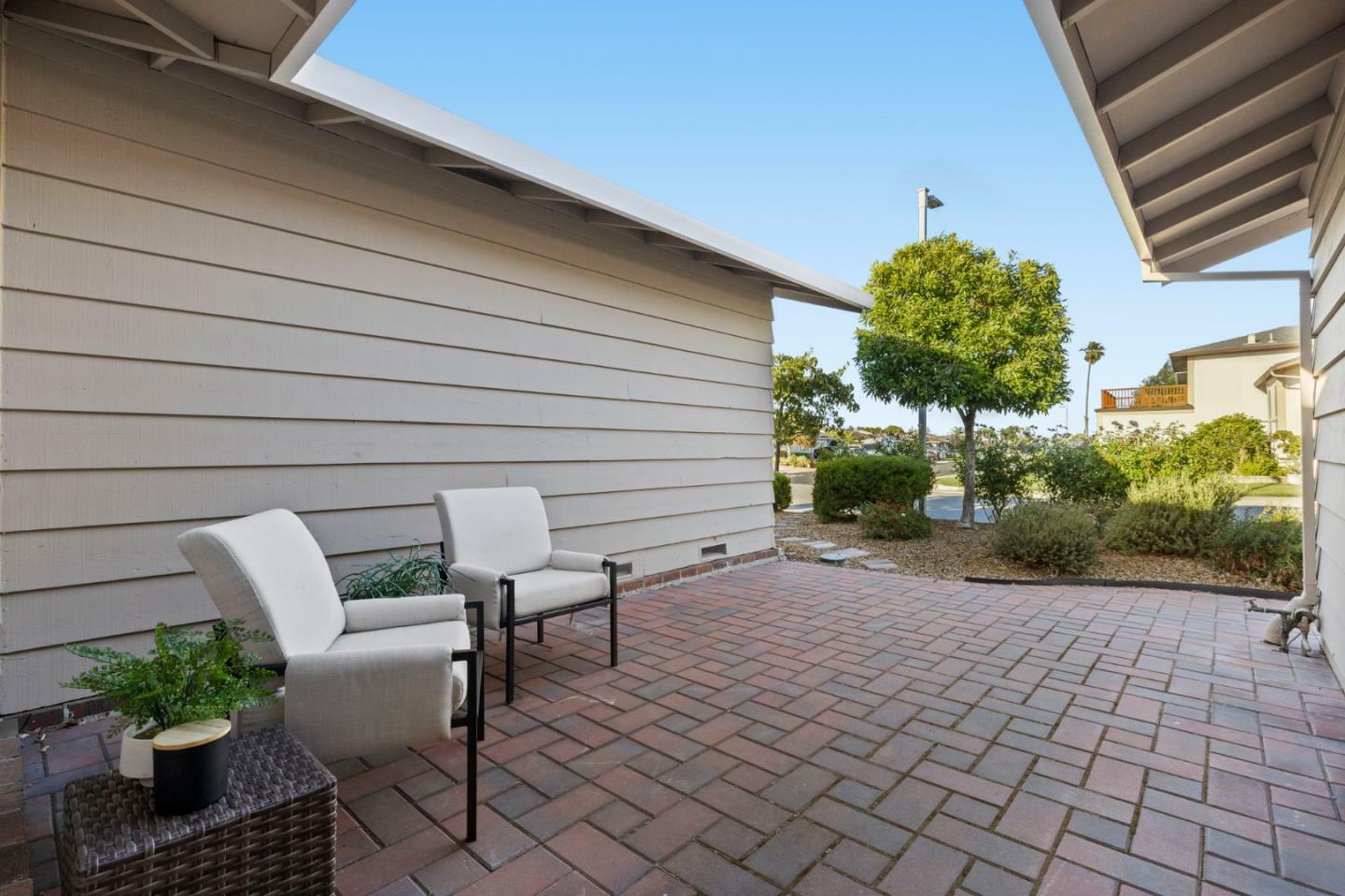 Property Photo: 626 Harvester Drive CA 94404