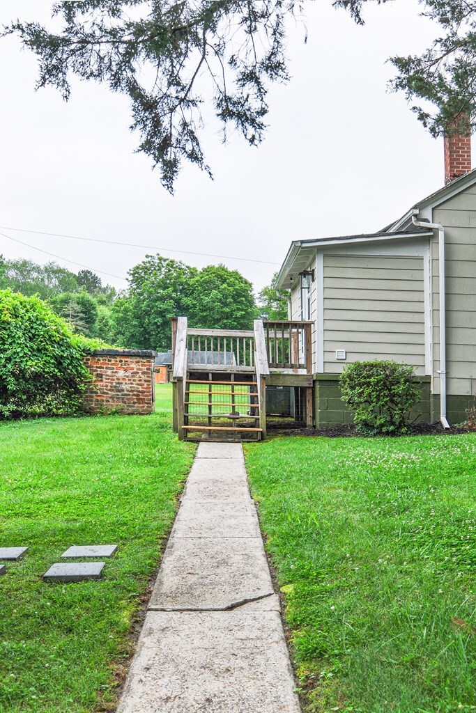 Property Photo: 1828 Back Hampden Sydney Road VA 23901