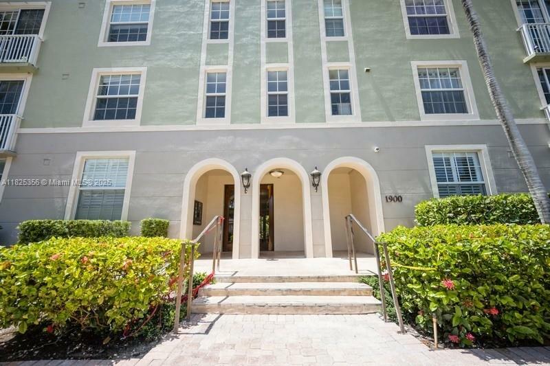 Property Photo: 1900 Van Buren St 119B FL 33020
