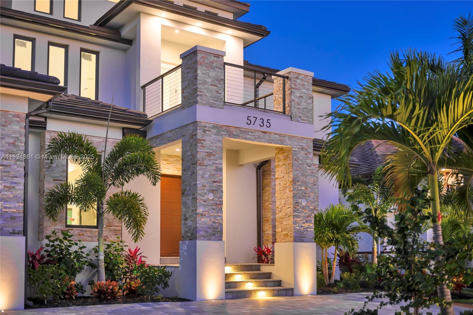 Property Photo:  5735 Riverside Dr  FL 33904 